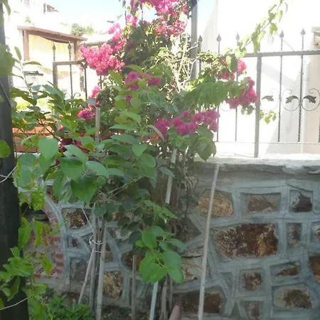 Apartment Guemuesluek Stuedyo Kuecuekev-1 Bodrum