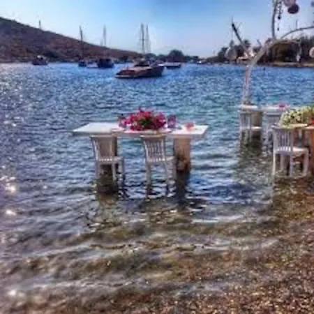 Apartment Guemuesluek Stuedyo Kuecuekev-1 Bodrum