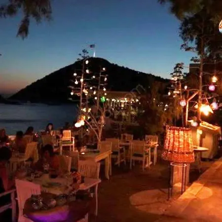 Guemuesluek Stuedyo Kuecuekev-1 Bodrum