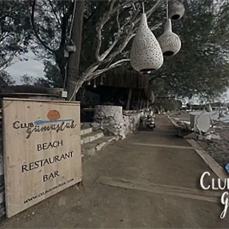 Guemuesluek Stuedyo Kuecuekev-1 * Bodrum