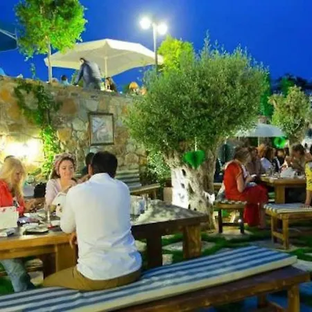 Guemuesluek Stuedyo Kuecuekev-1 * Bodrum